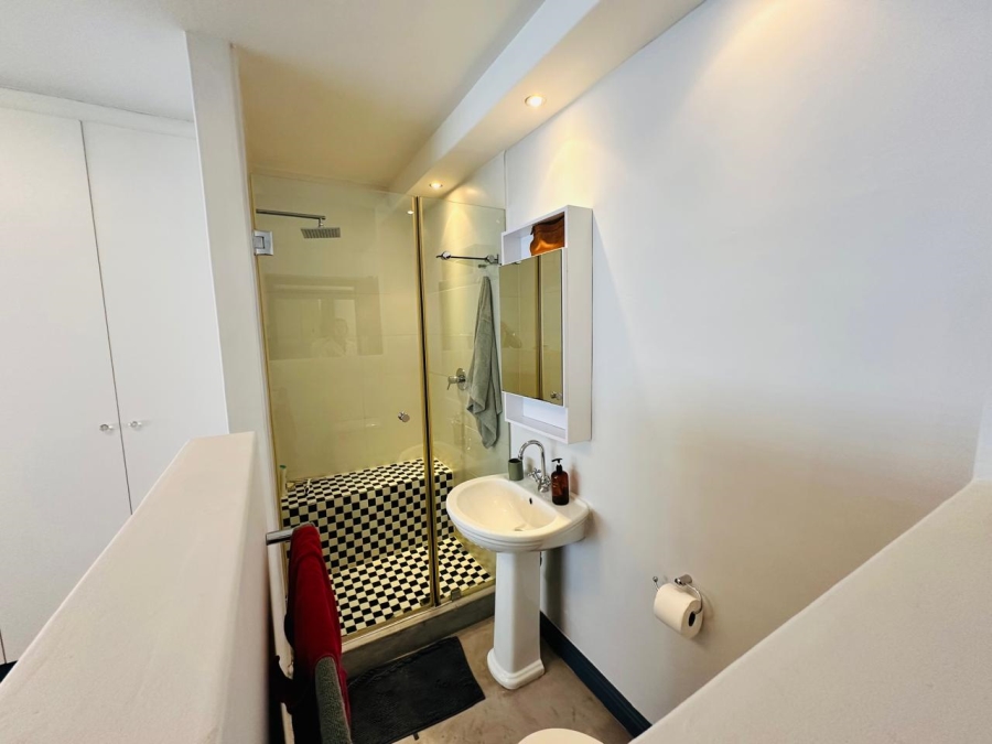 3 Bedroom Property for Sale in Sea Point Western Cape